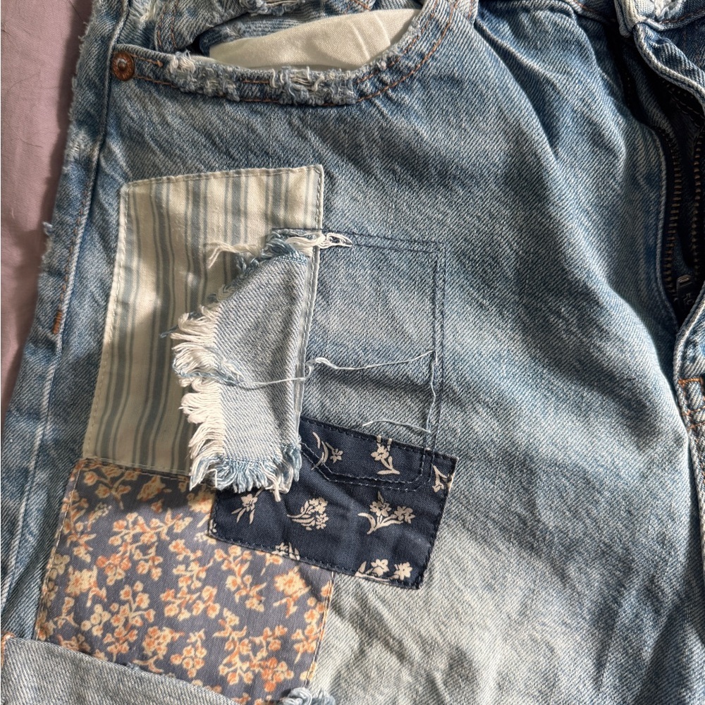 4/$25 American Eagle Outfitters Women's Blue Patchwork Denim Shorts - Picture 4 of 9